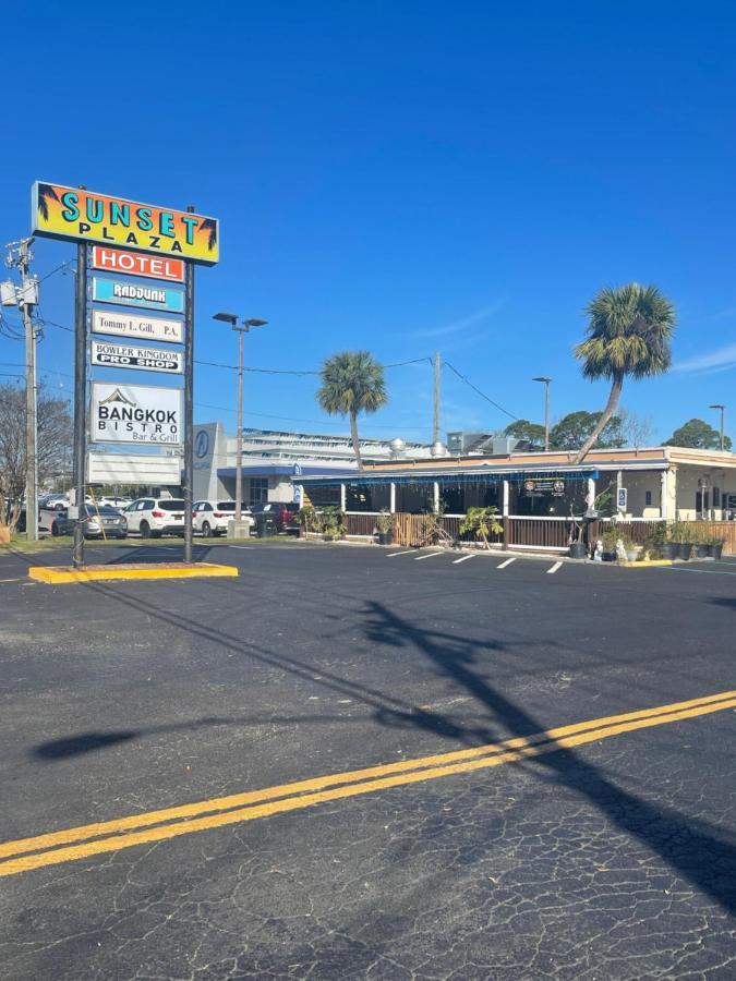 Hole Inn The Wall Hotel - Fort Walton Beach - Sunset Plaza - Nearby Beaches & Hurlburt Exterior foto